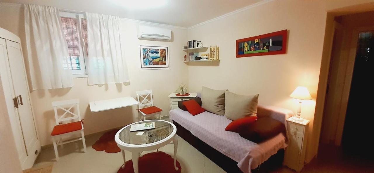 Studio Apartment Imagino สปลิท ภายนอก รูปภาพ